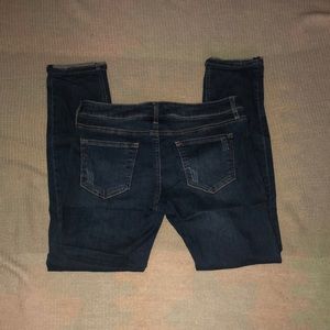Maurice’s jeans, medium wash, ripped/holes, size 9/10, regular length, like new
